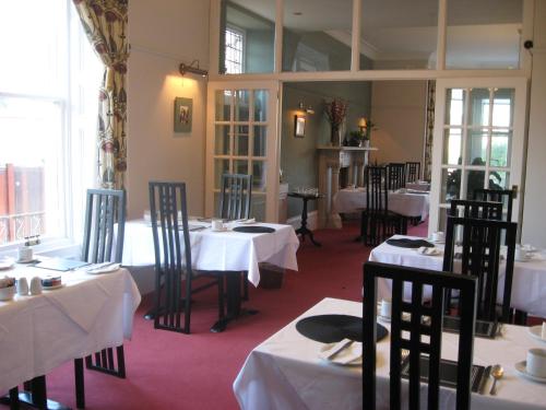The bright breakfast room at The Shaftesbury Hotel